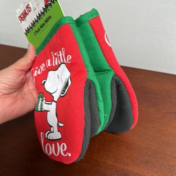 Peanuts snoopy 2 pack mini mitts for baking - Picture 4 of 5